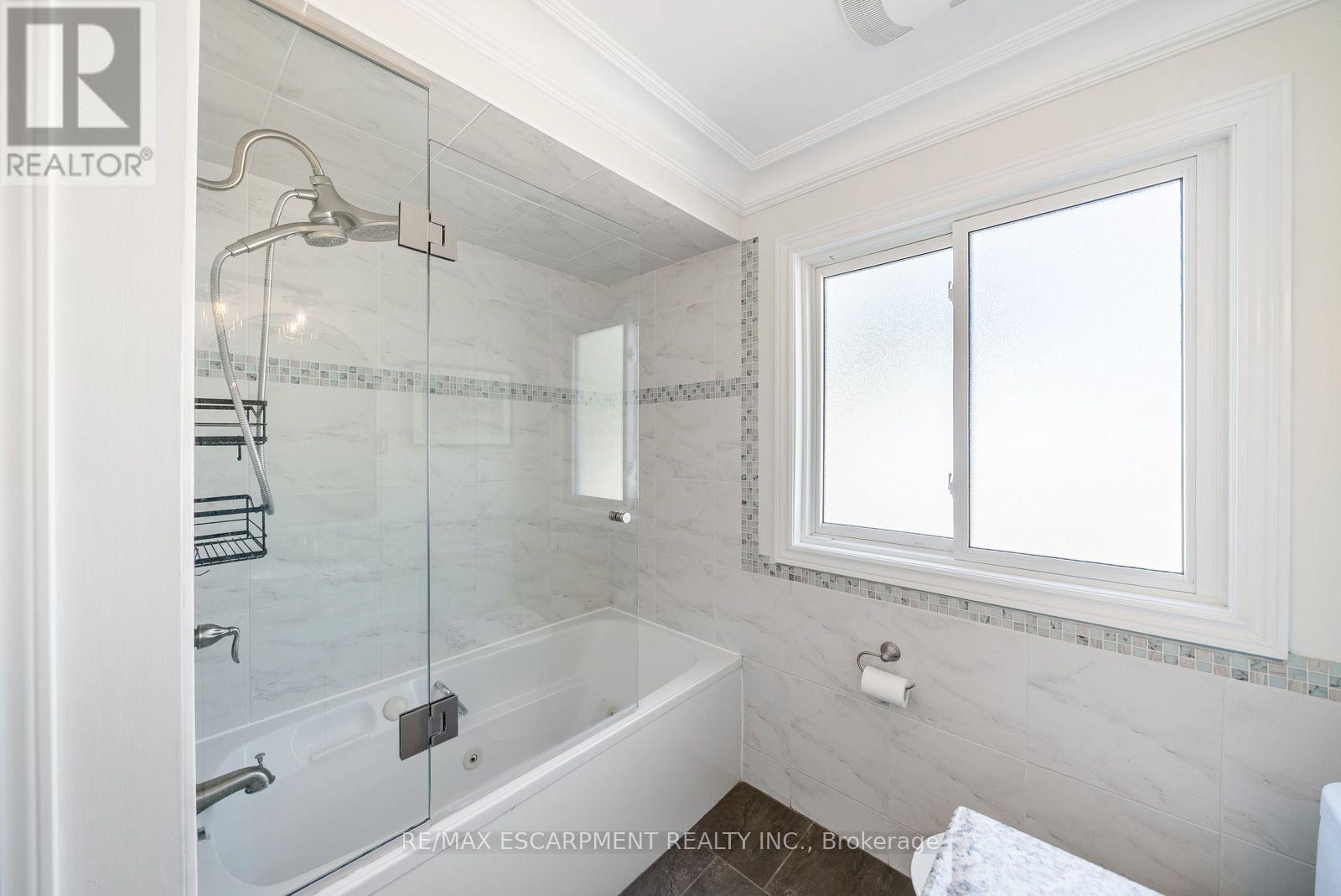 134 FAIRWOOD PLACE W - 26