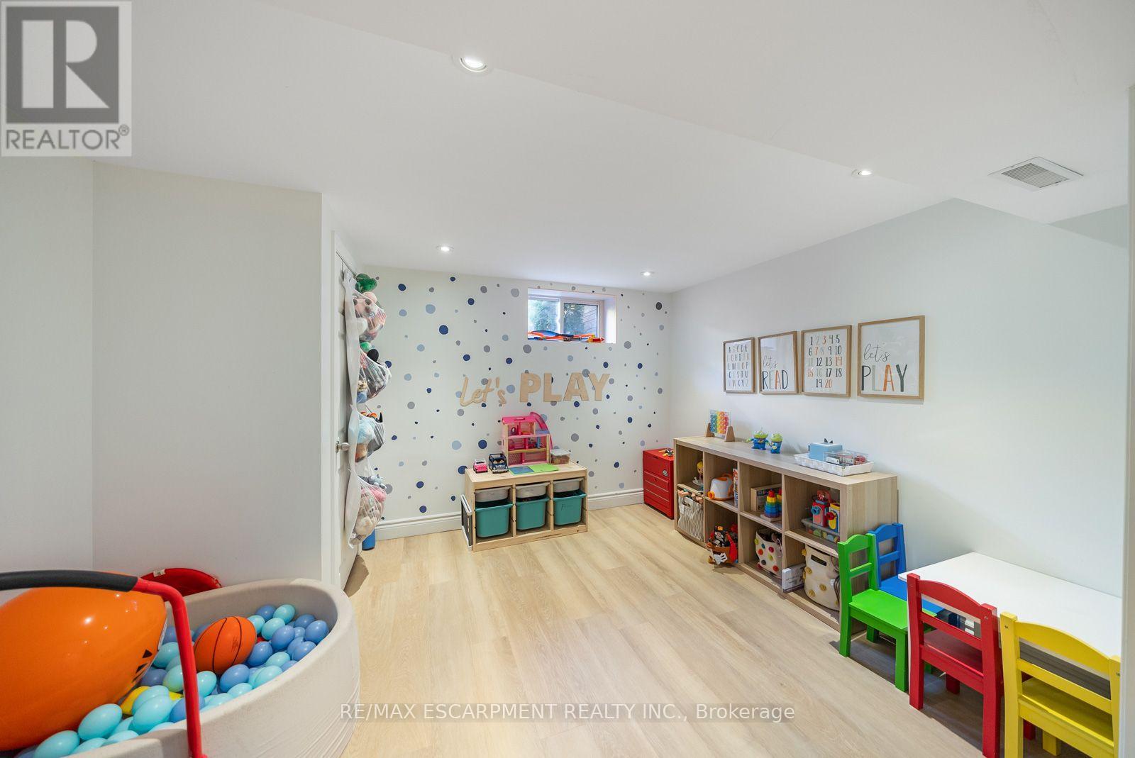 134 FAIRWOOD PLACE W - 33