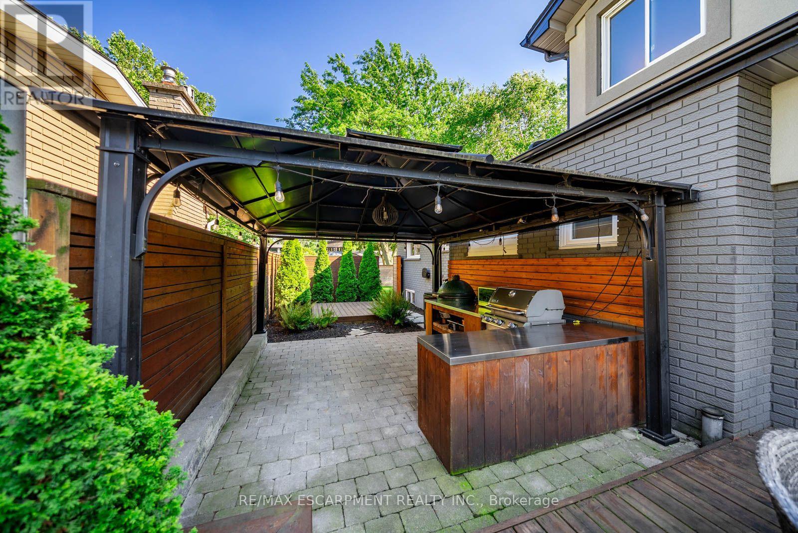 134 FAIRWOOD PLACE W - 40