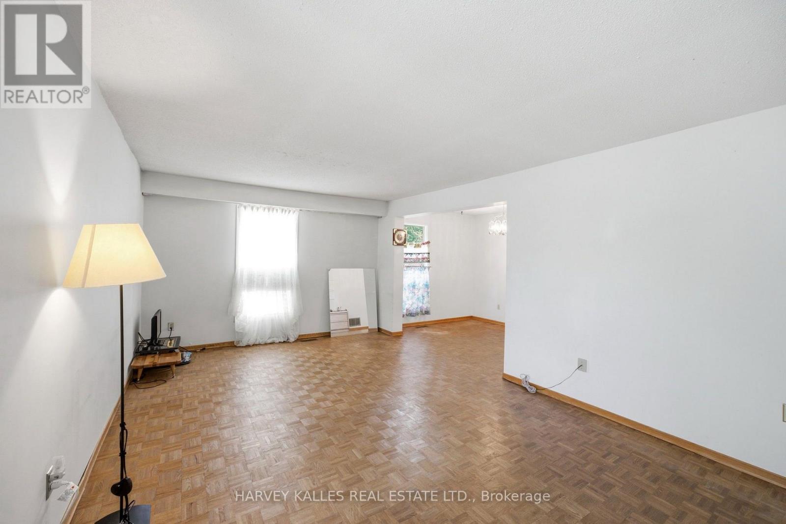 39 NEWINGTON CRESCENT - 17