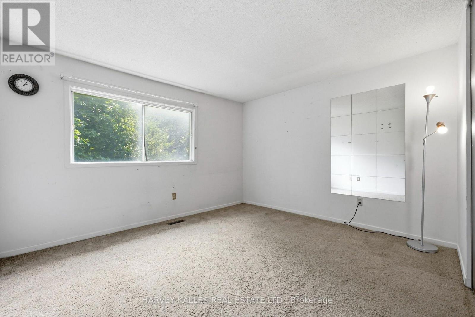 39 NEWINGTON CRESCENT - 22