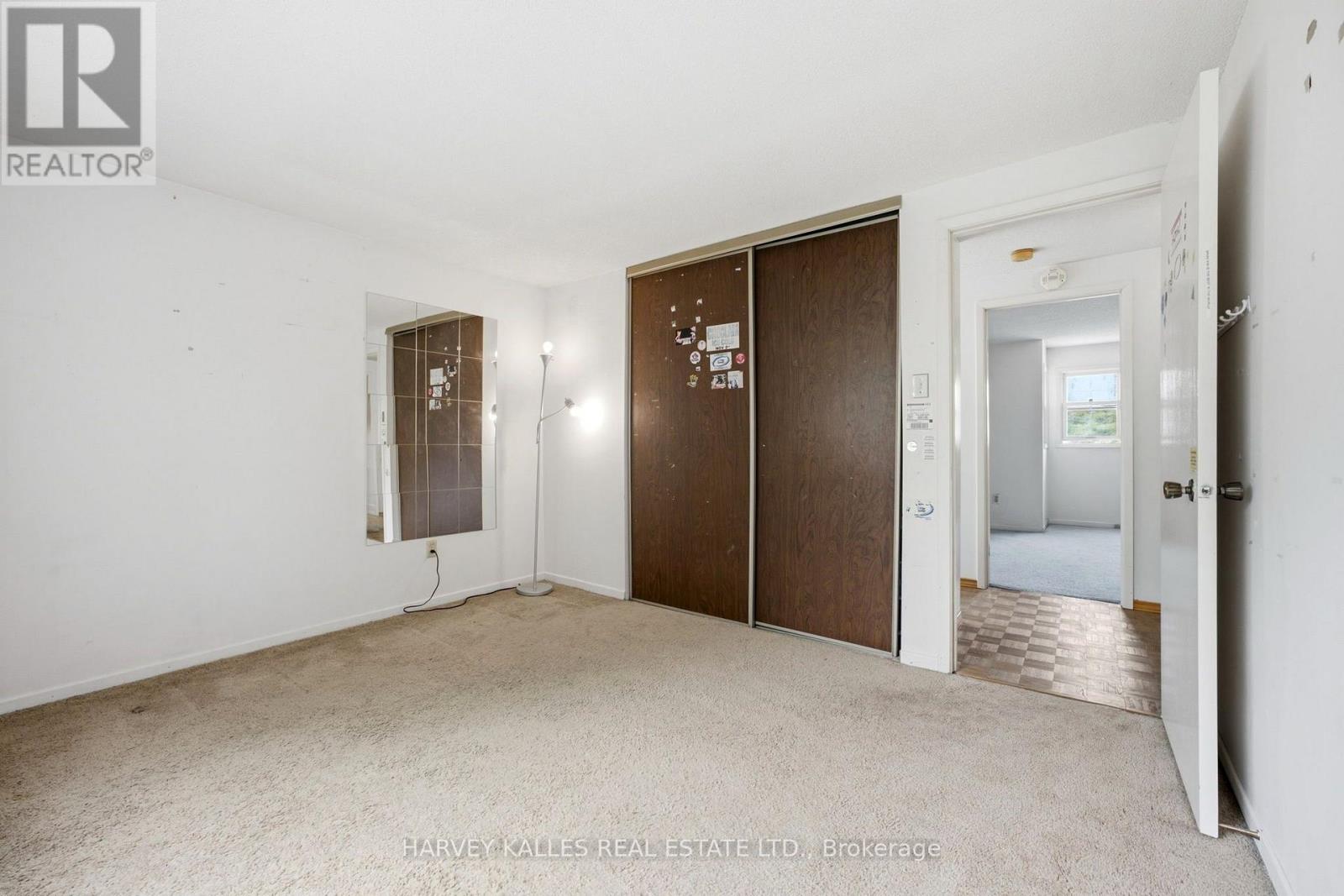39 NEWINGTON CRESCENT - 23