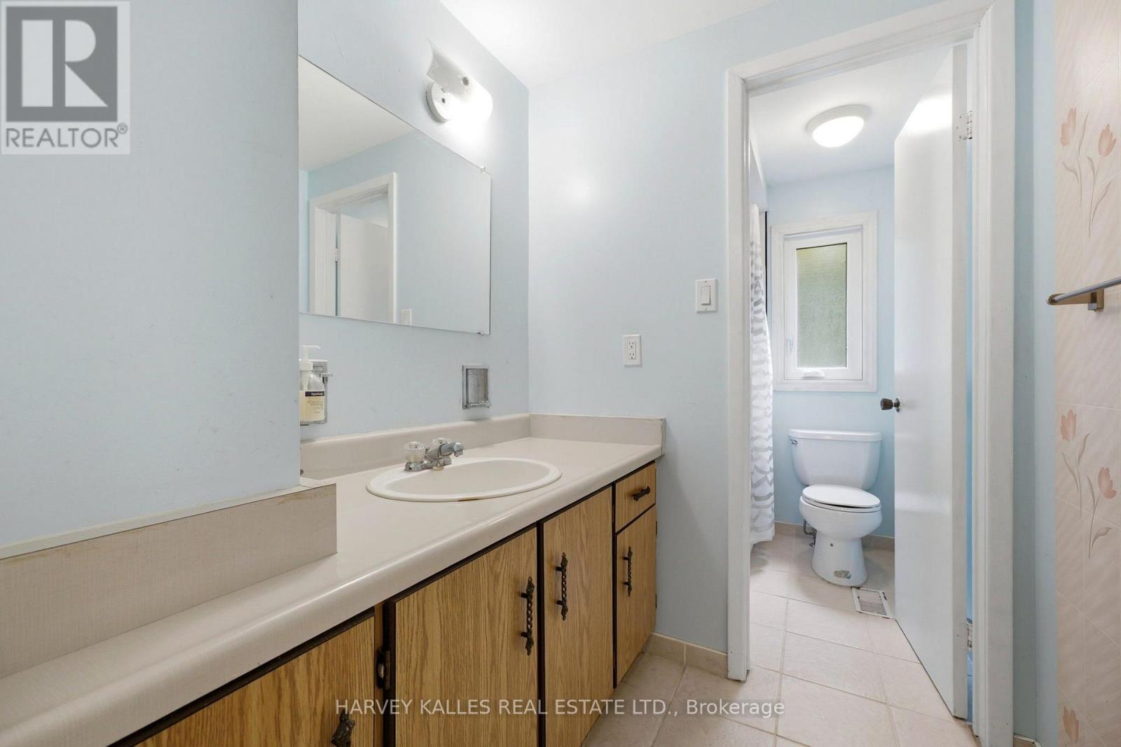 39 NEWINGTON CRESCENT - 24