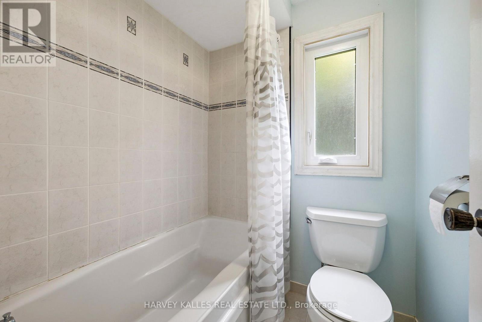 39 NEWINGTON CRESCENT - 25
