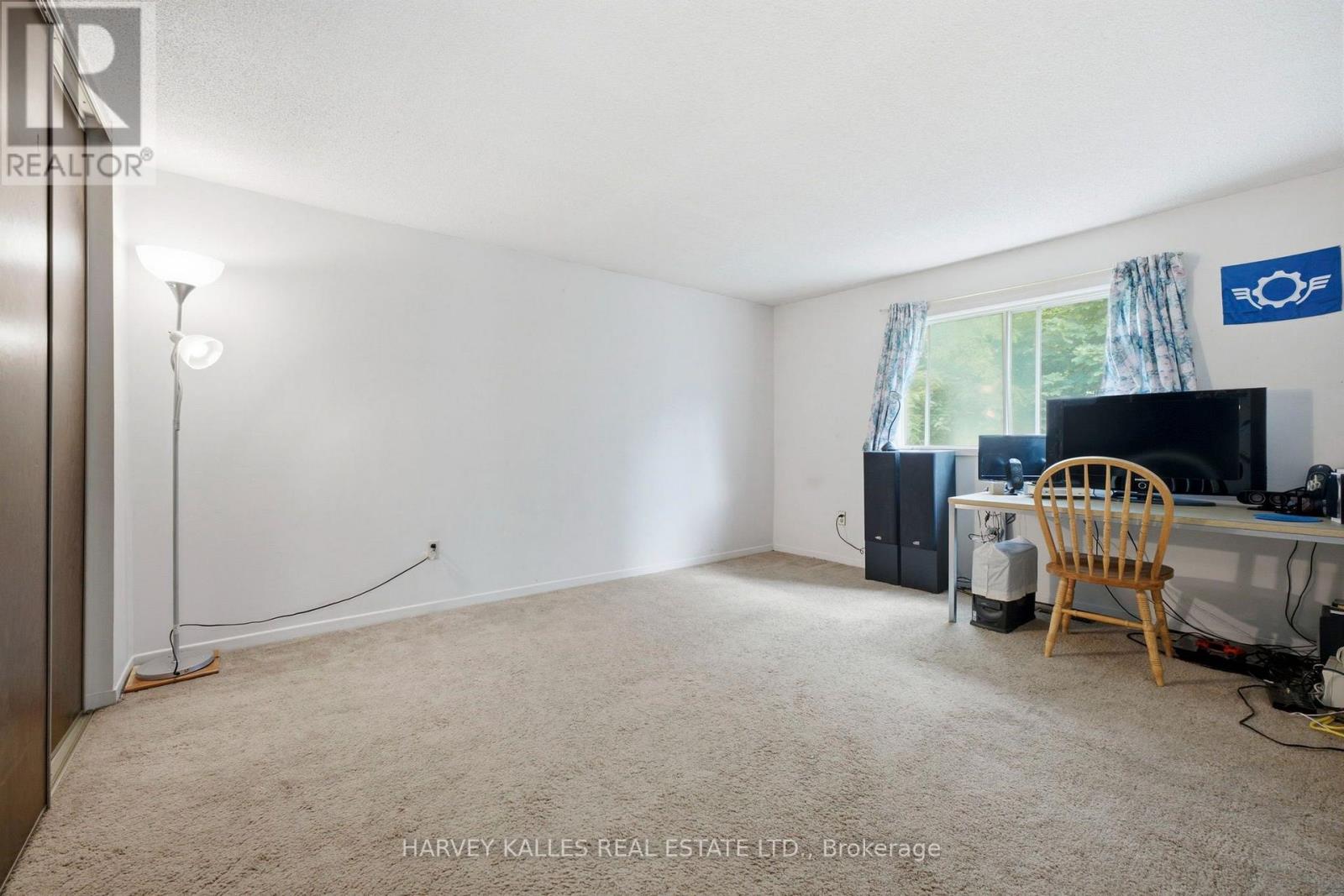 39 NEWINGTON CRESCENT - 26