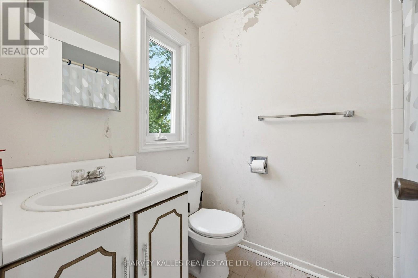 39 NEWINGTON CRESCENT - 28