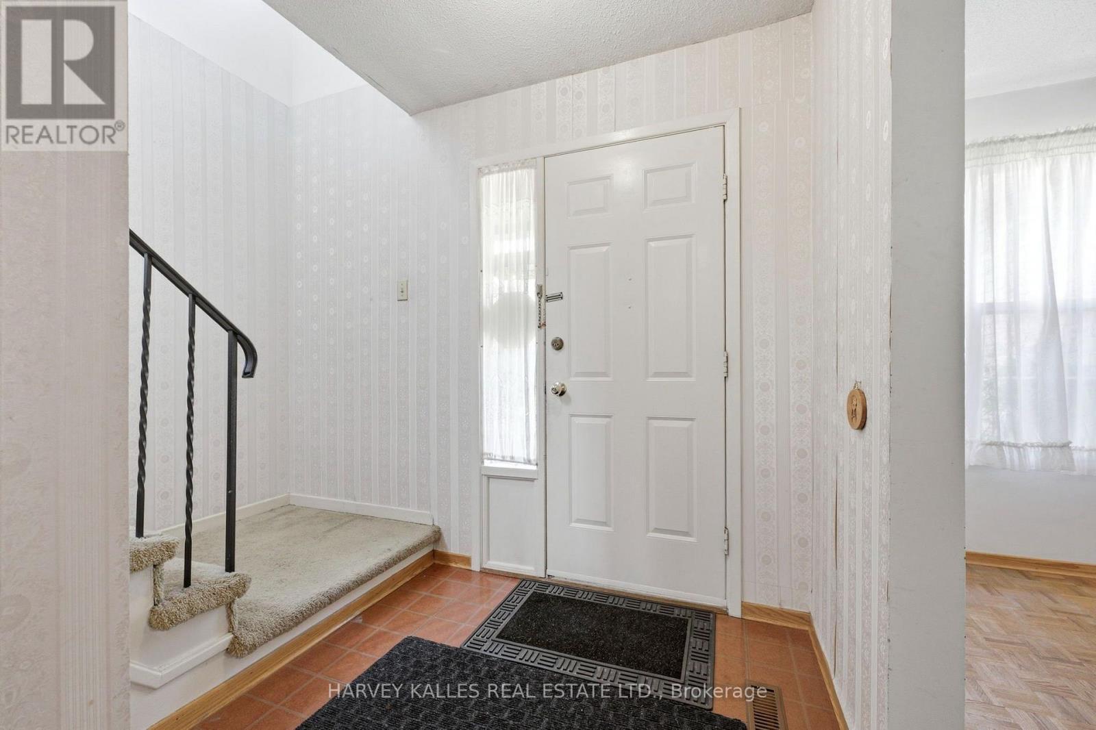 39 NEWINGTON CRESCENT - 6