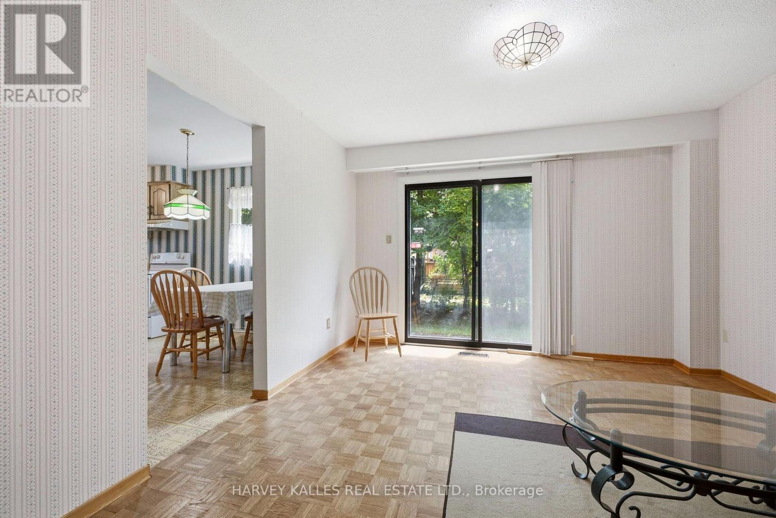 39 NEWINGTON CRESCENT - 8