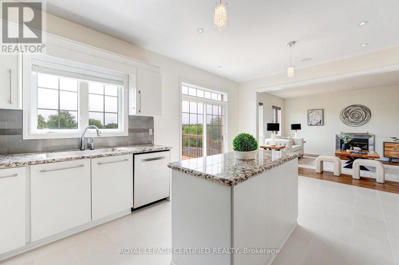 515 HINCHEY CRESCENT - 13