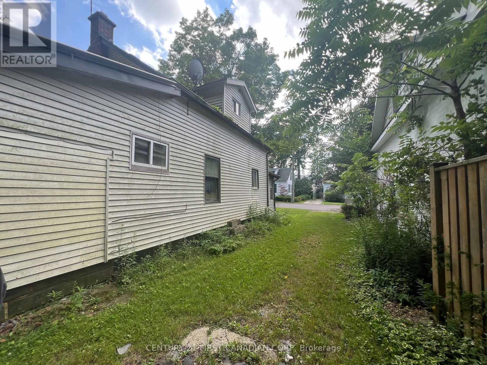 205 ORCHARD STREET - 6