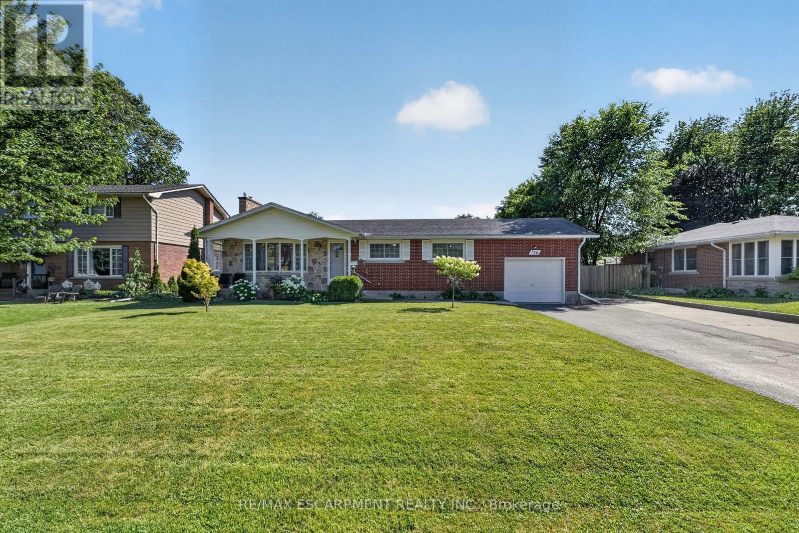 126 VICTORIA AVENUE - 2