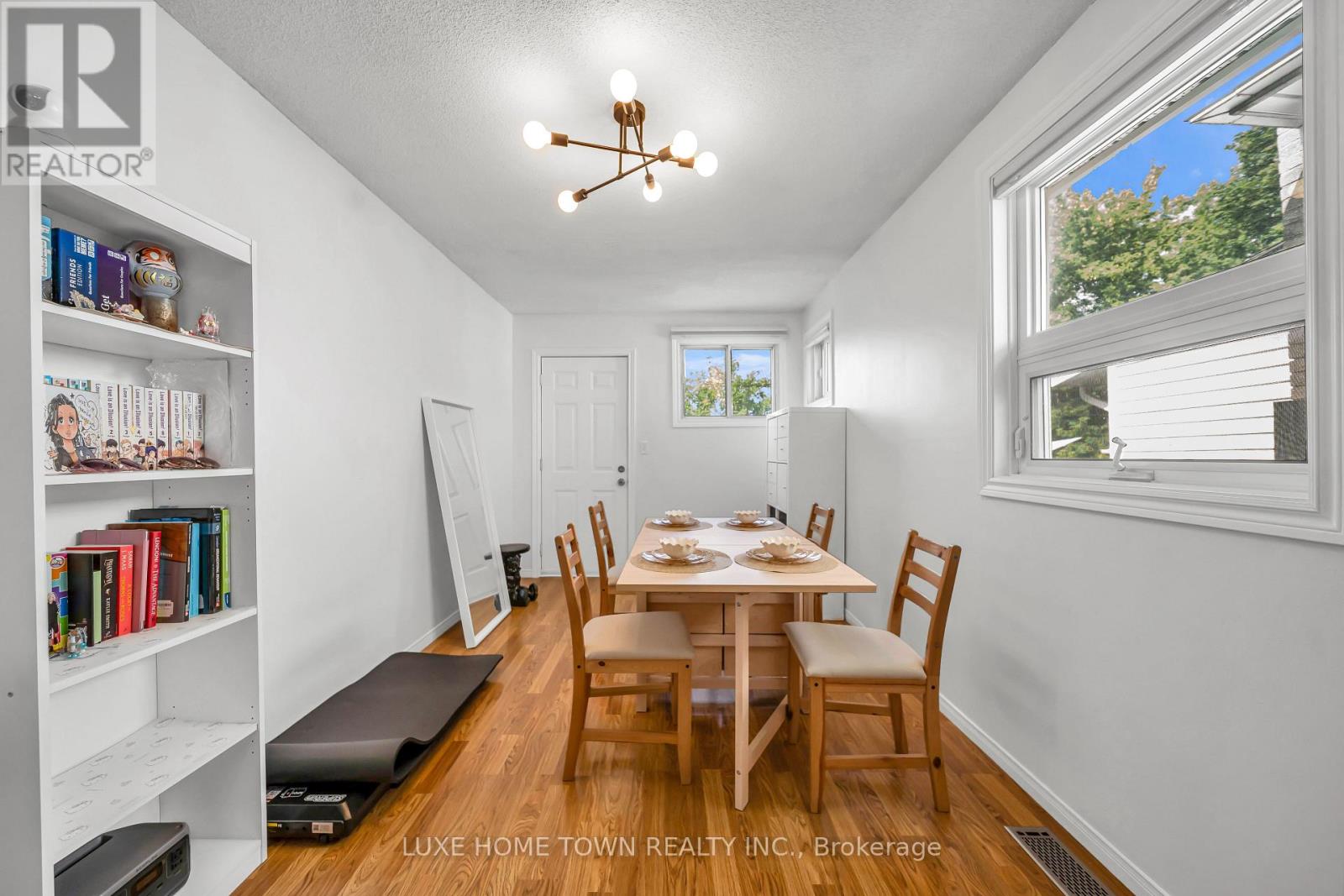 97 HOPE AVENUE - 22