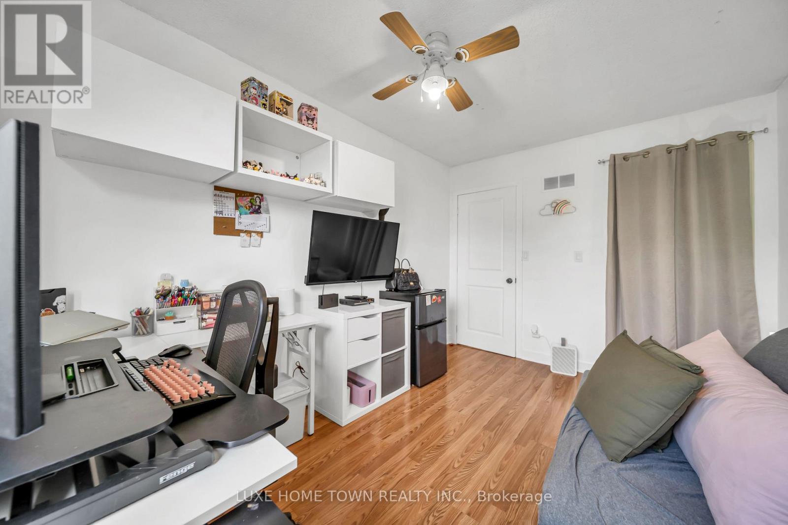 97 HOPE AVENUE - 27