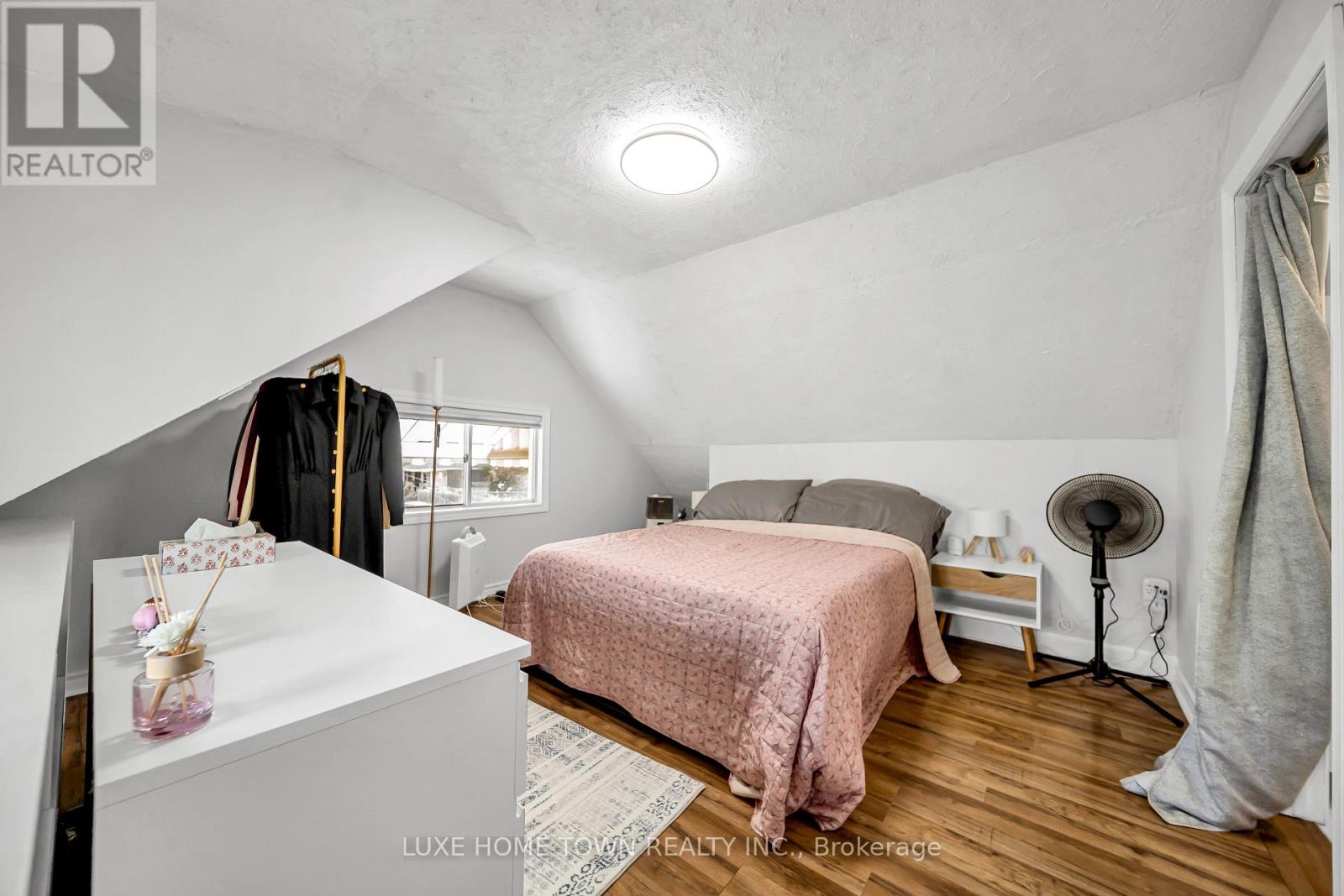97 HOPE AVENUE - 29