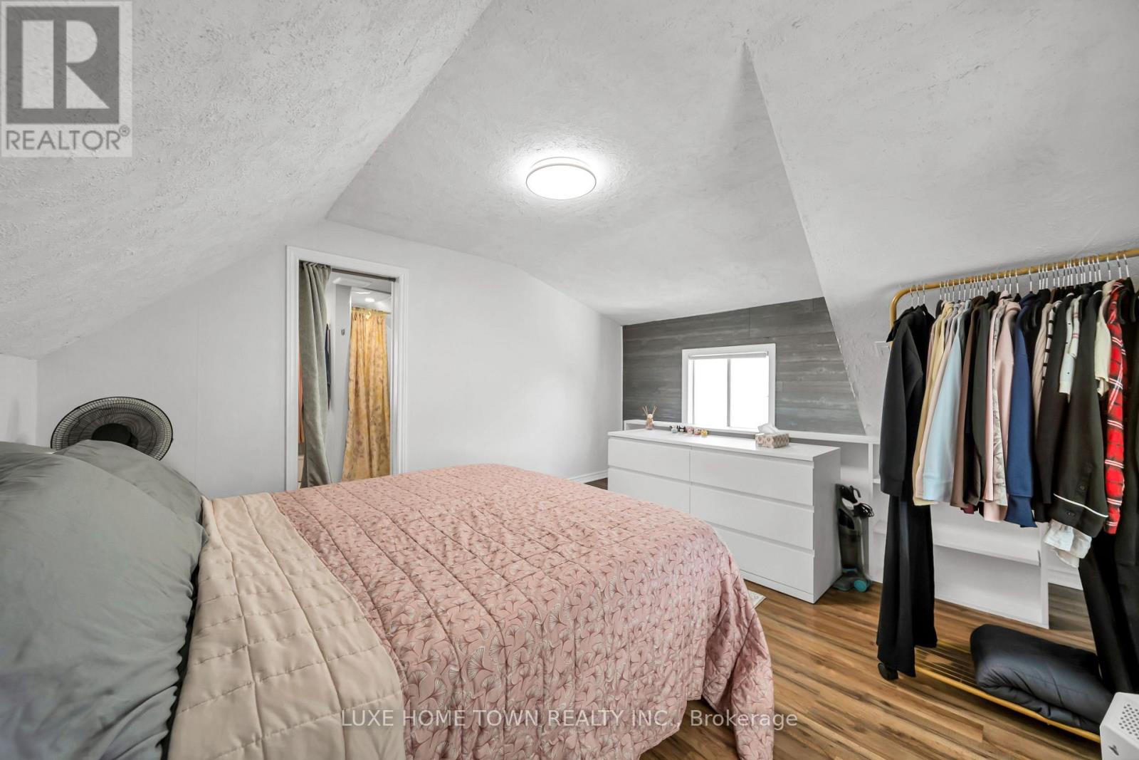 97 HOPE AVENUE - 32