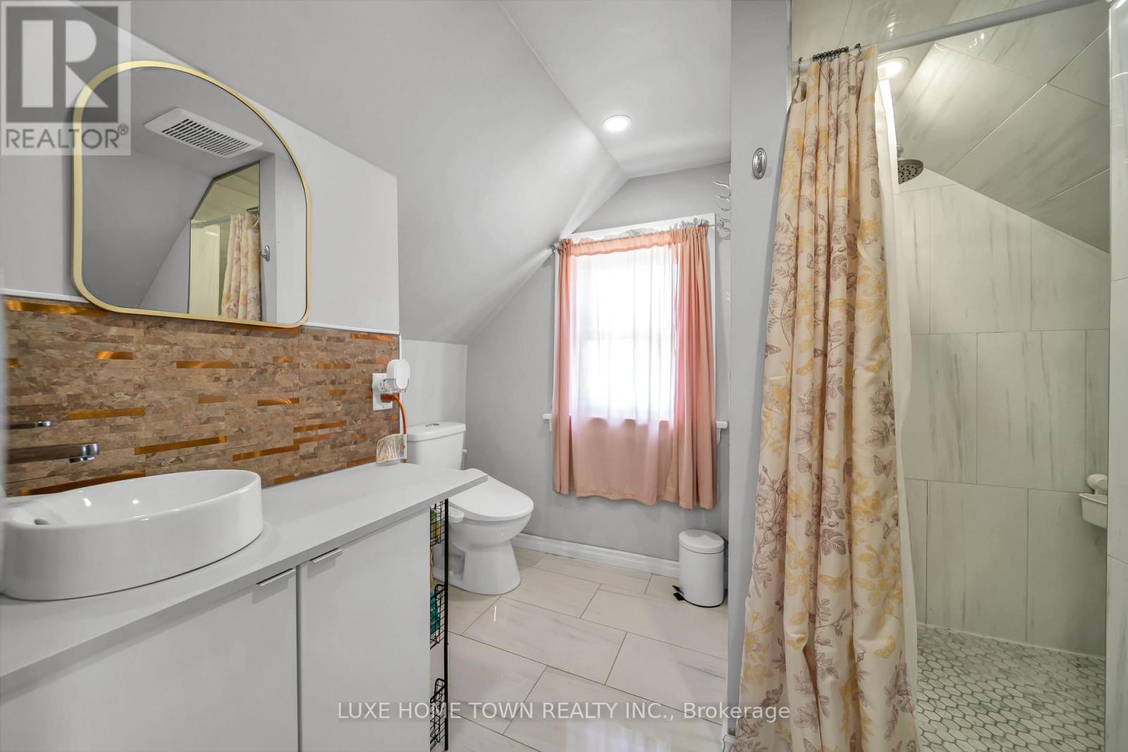 97 HOPE AVENUE - 33