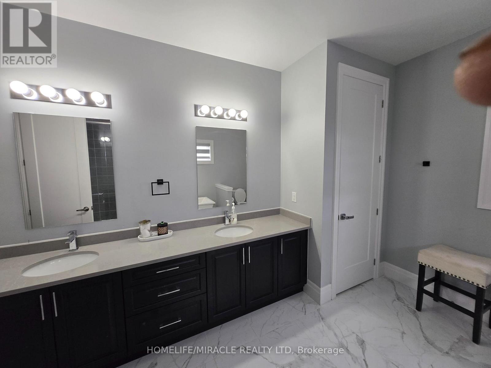 172 FREURE DRIVE - 22