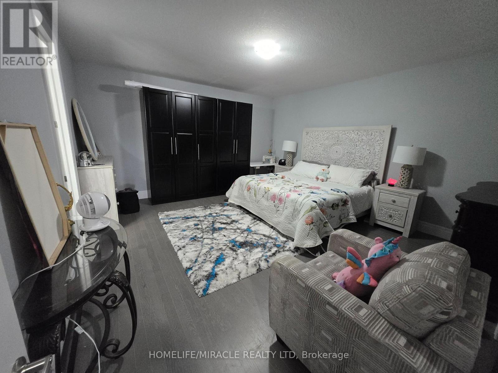 172 FREURE DRIVE - 24