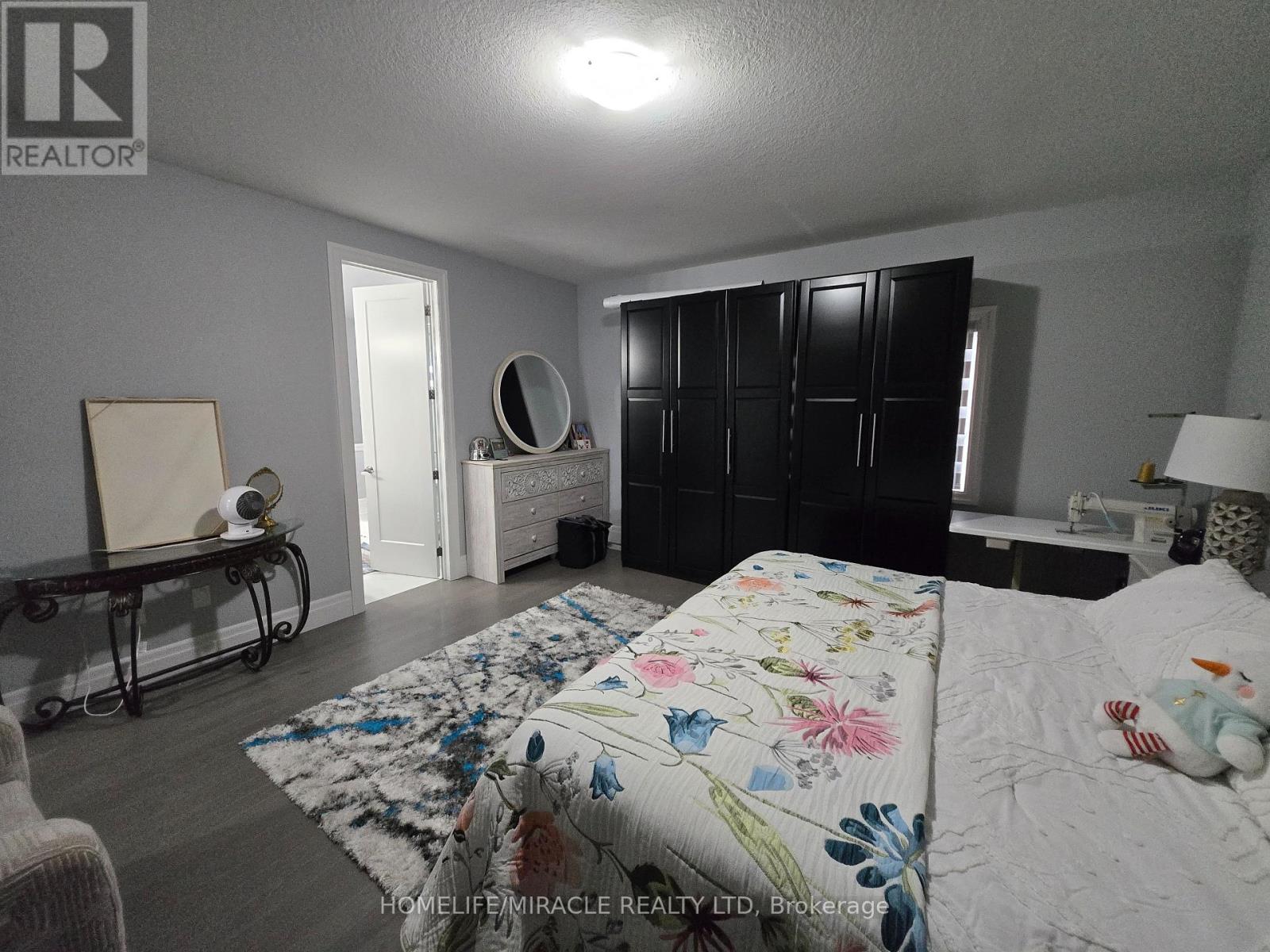 172 FREURE DRIVE - 25