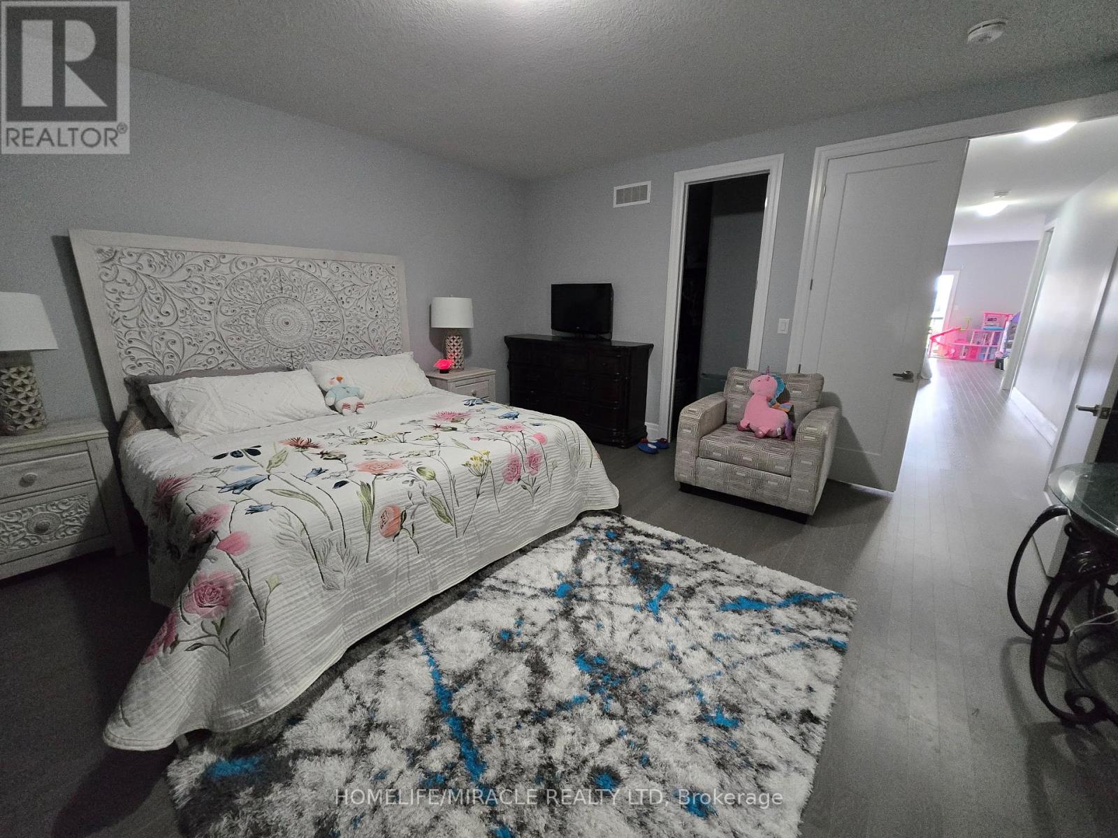 172 FREURE DRIVE - 27