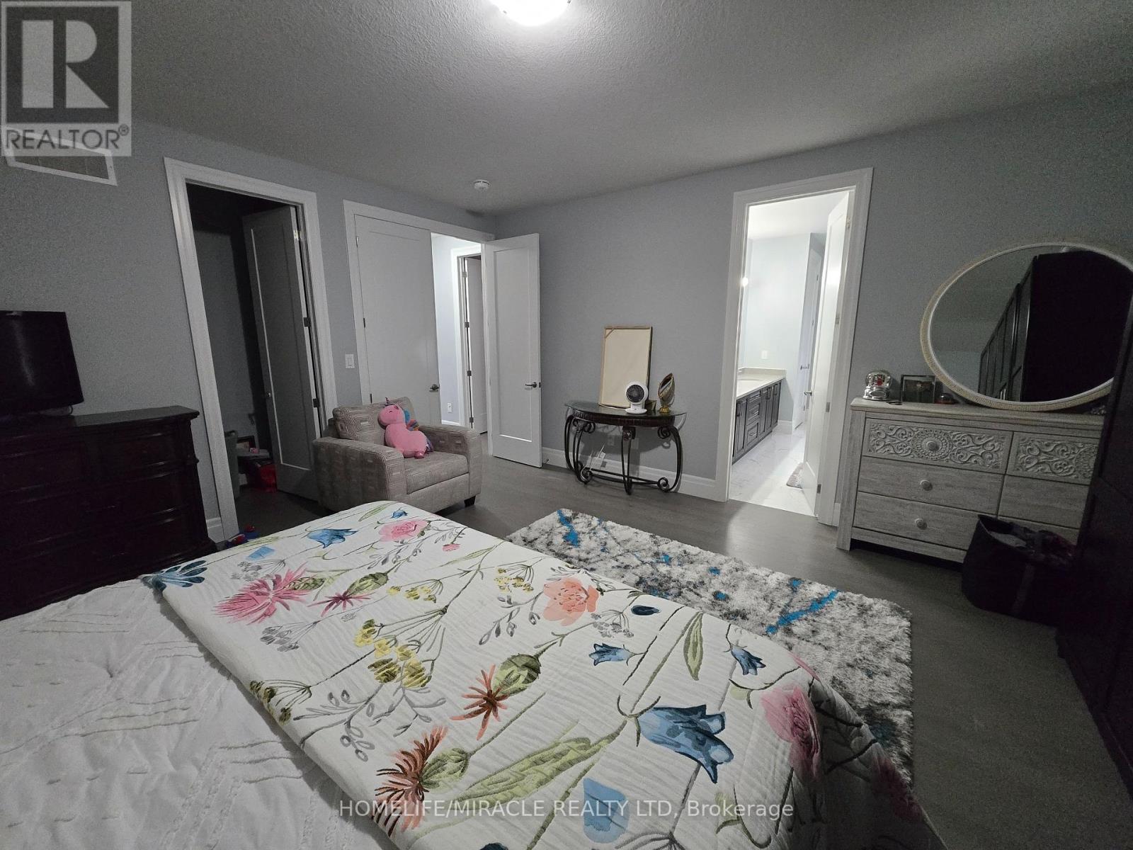 172 FREURE DRIVE - 28