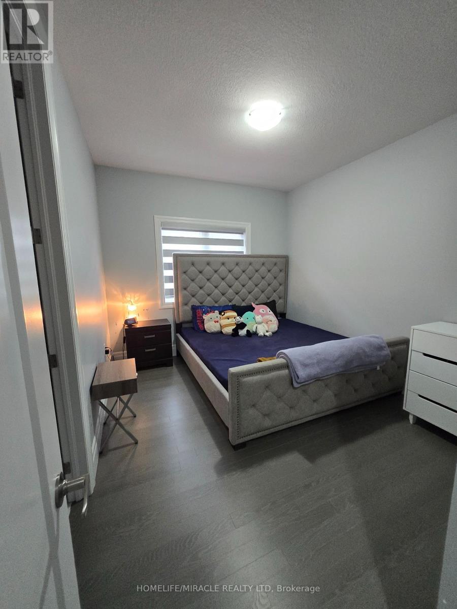 172 FREURE DRIVE - 29