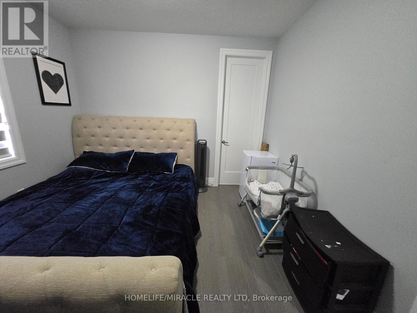 172 FREURE DRIVE - 33