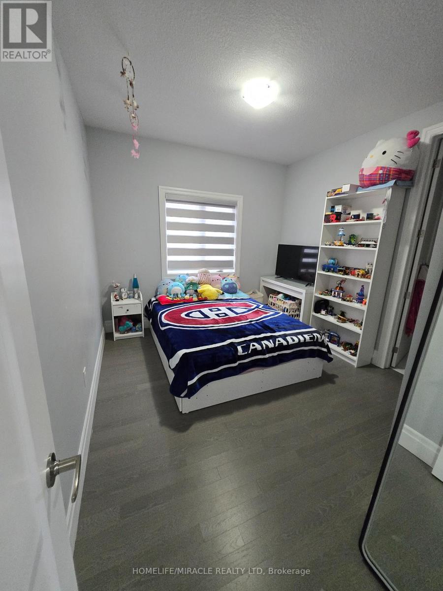 172 FREURE DRIVE - 36