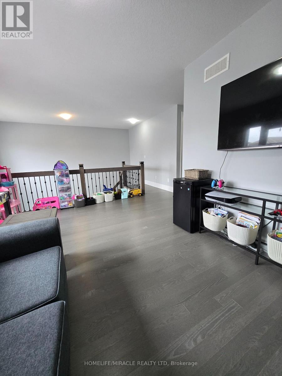 172 FREURE DRIVE - 43