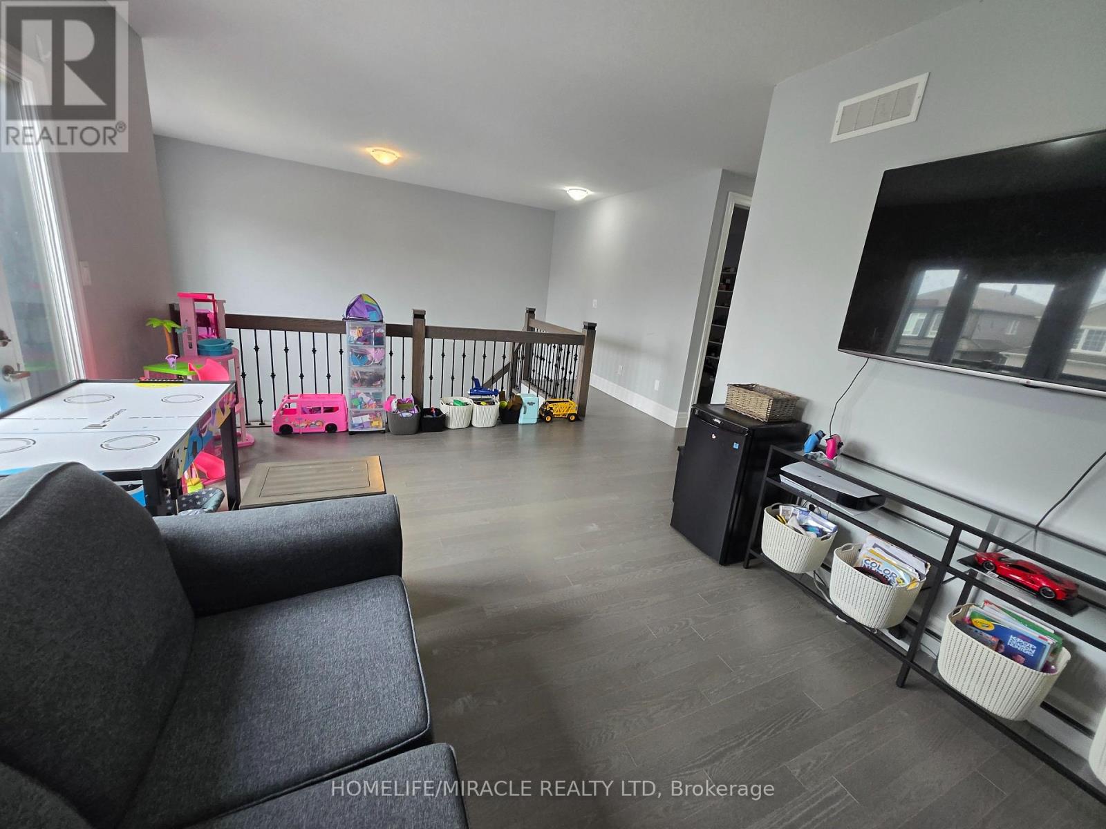 172 FREURE DRIVE - 44
