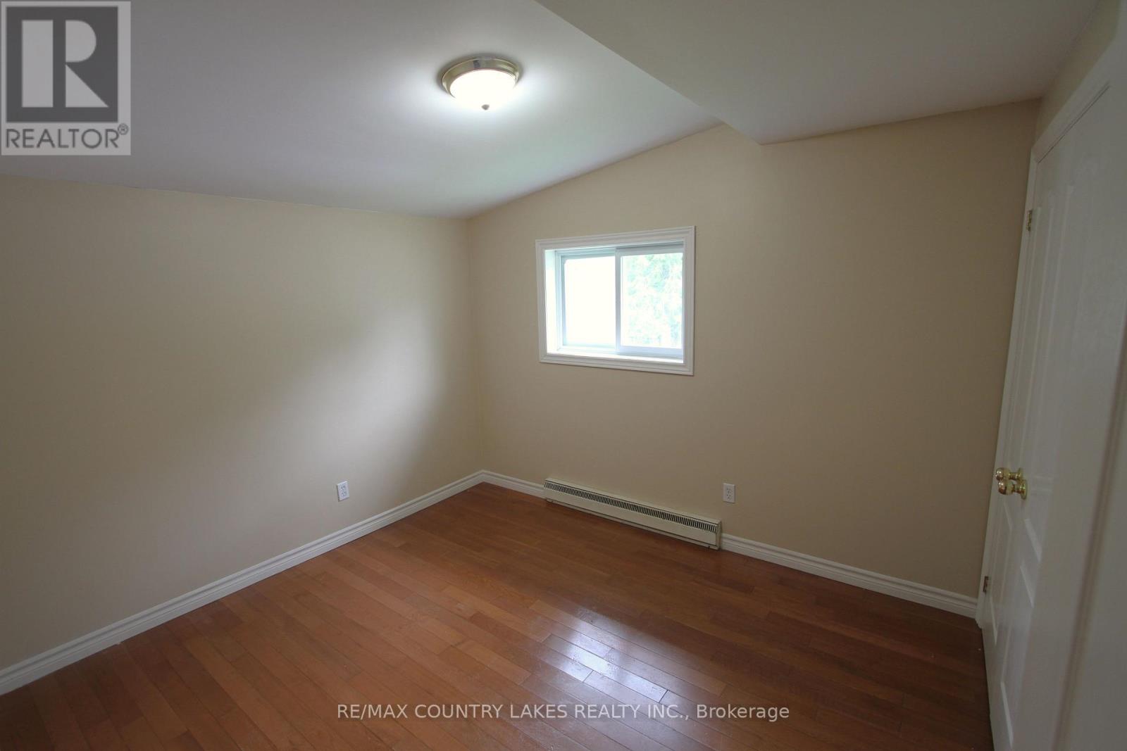 16 HUMMINGBIRD LANE - 11