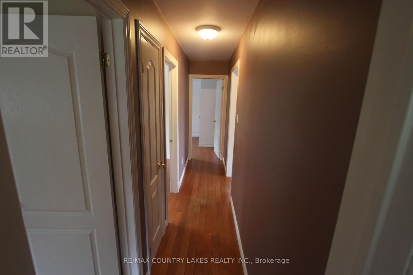16 HUMMINGBIRD LANE - 14