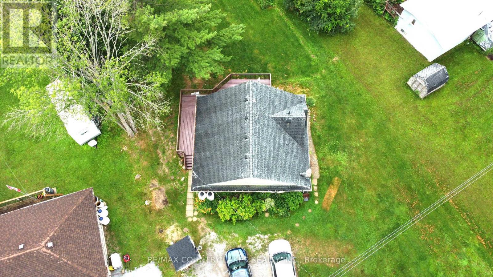 16 HUMMINGBIRD LANE - 26