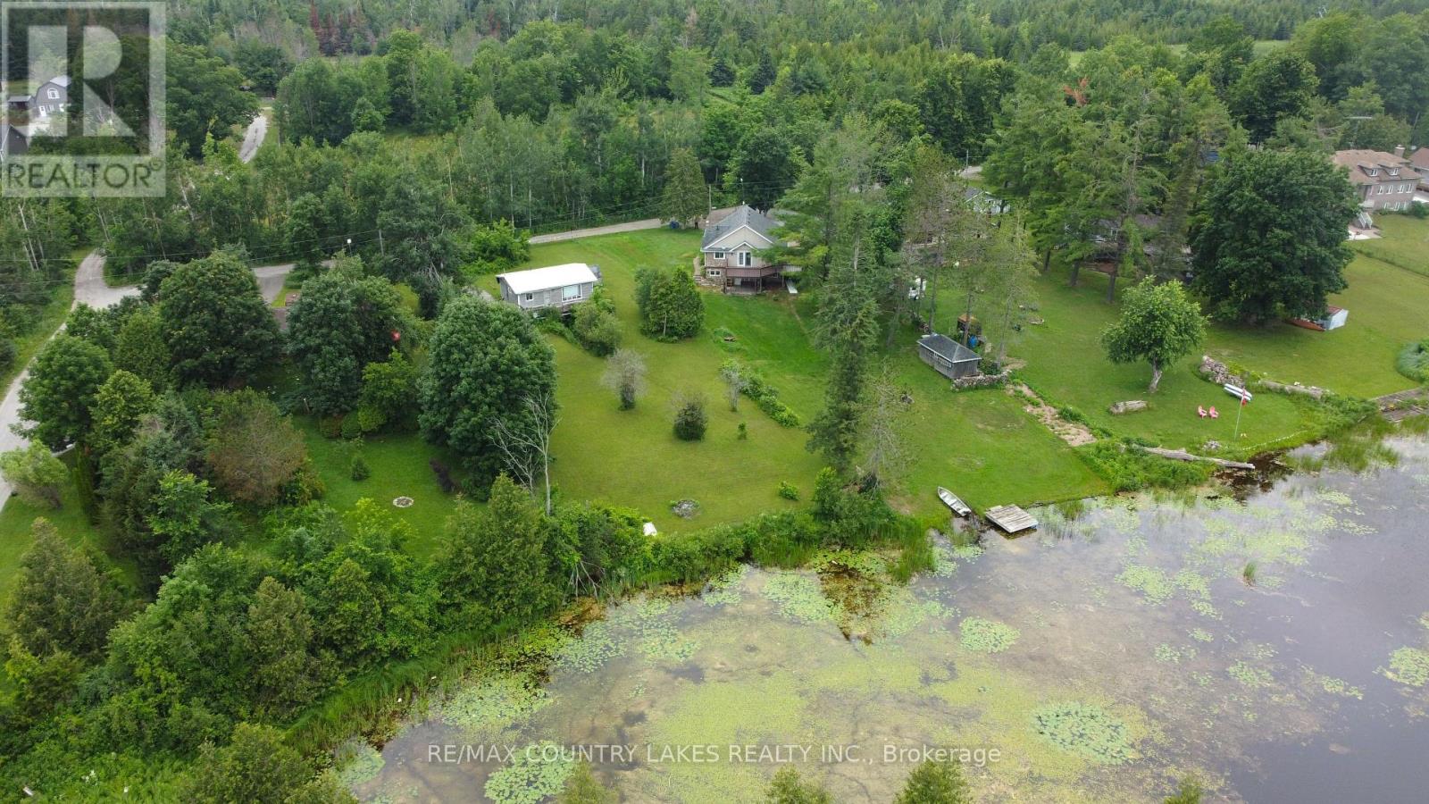 16 HUMMINGBIRD LANE - 32