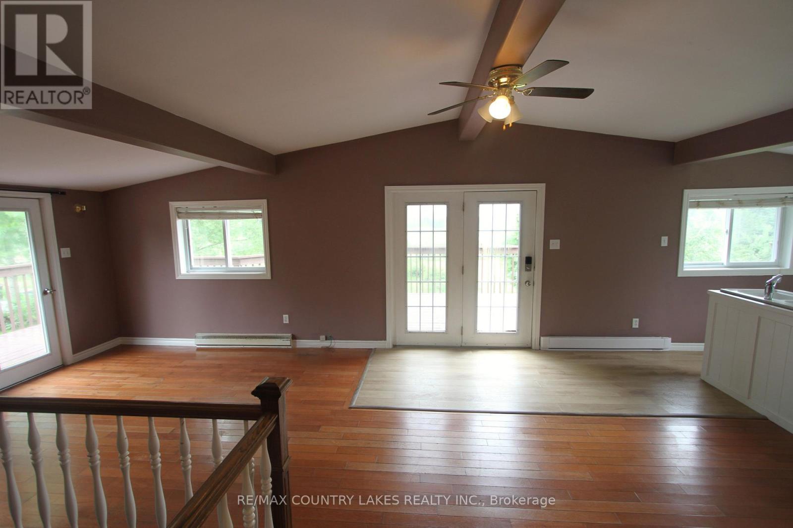 16 HUMMINGBIRD LANE - 9