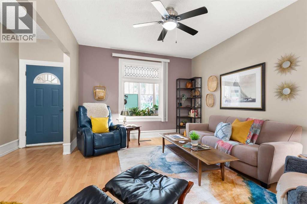 303 8 Street SE — photo 6