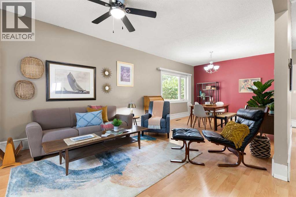 303 8 Street SE — photo 7