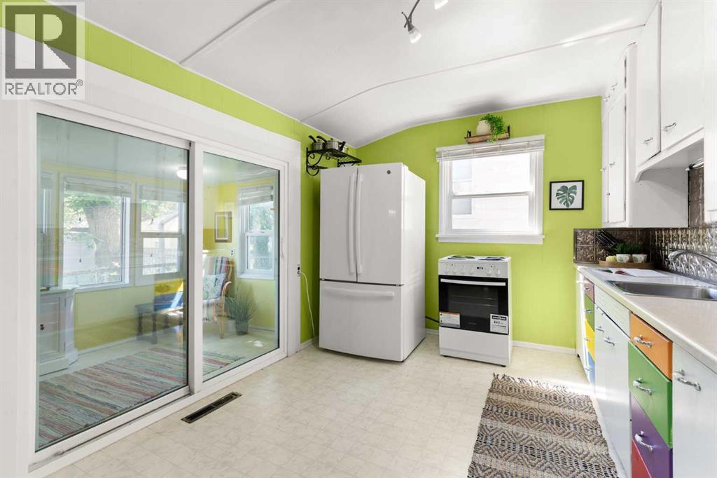 303 8 Street SE — photo 13