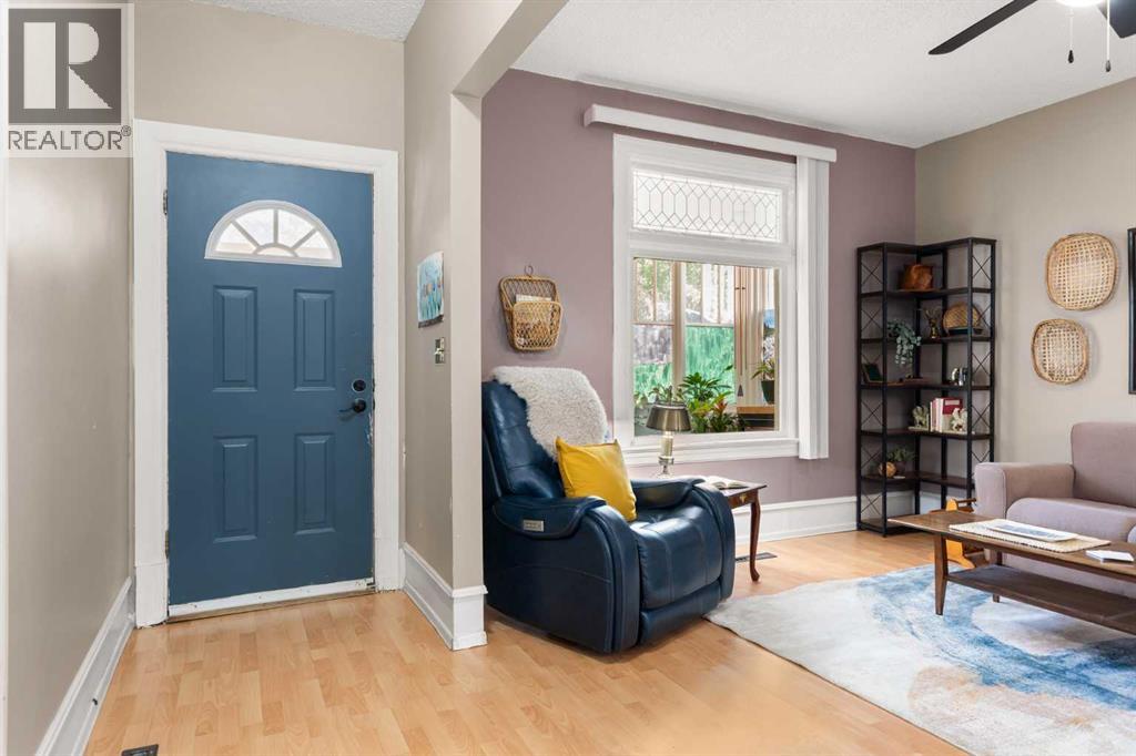 303 8 Street SE - photo 5