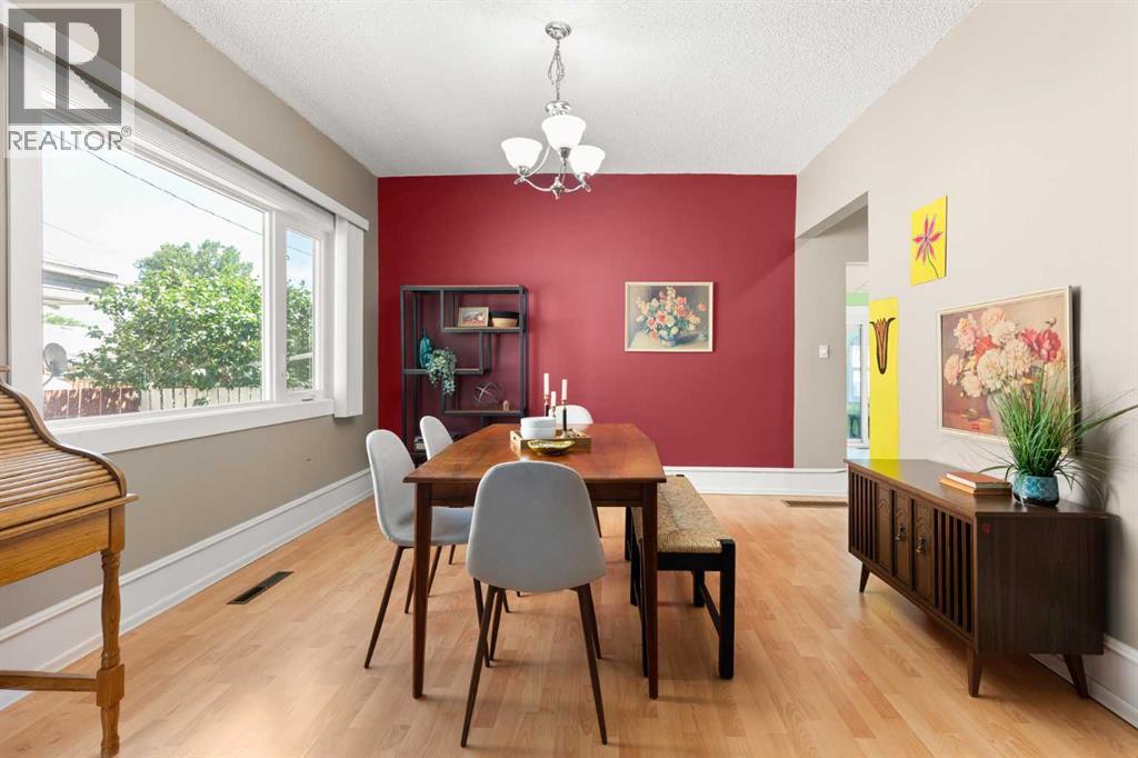 303 8 Street SE — photo 10