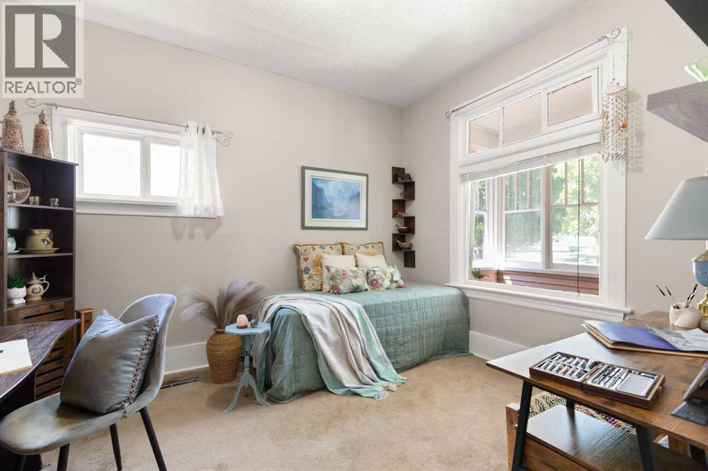 303 8 Street SE — photo 26