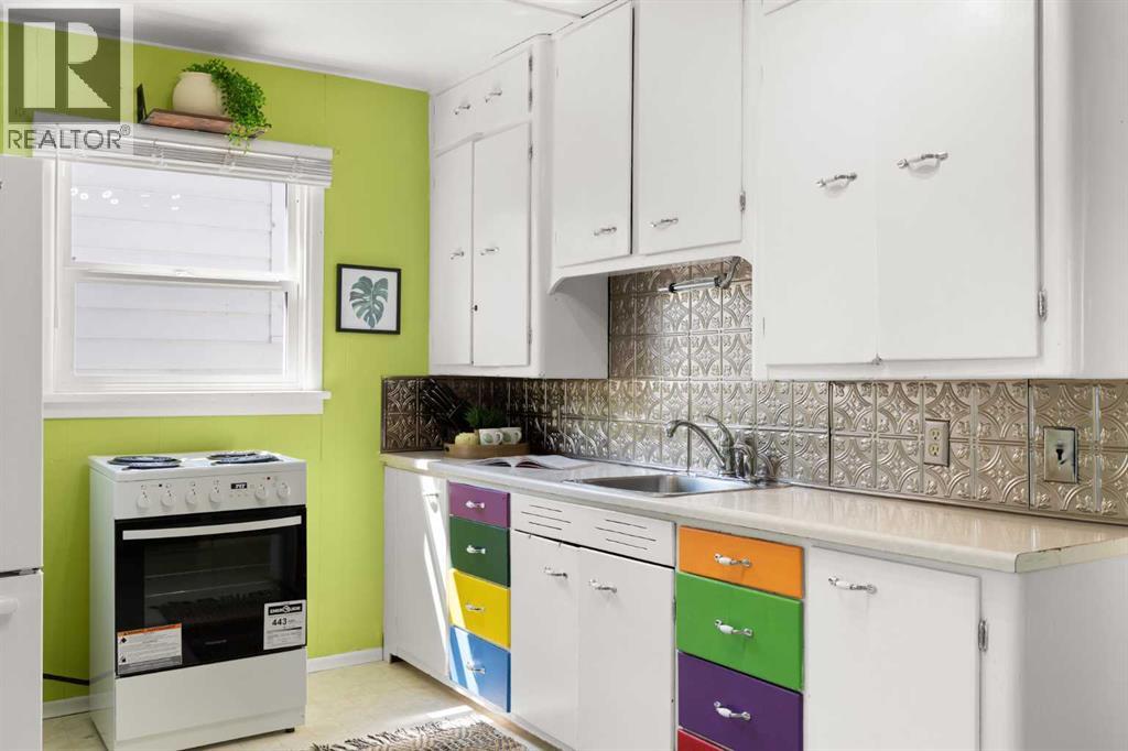 303 8 Street SE — photo 14