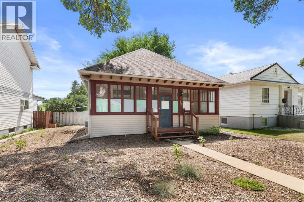 303 8 Street SE — photo 37