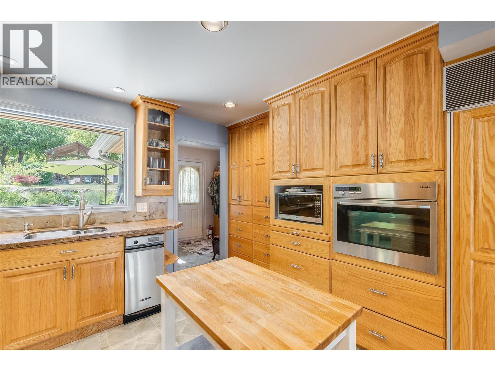 464 Rainbow Drive - 13