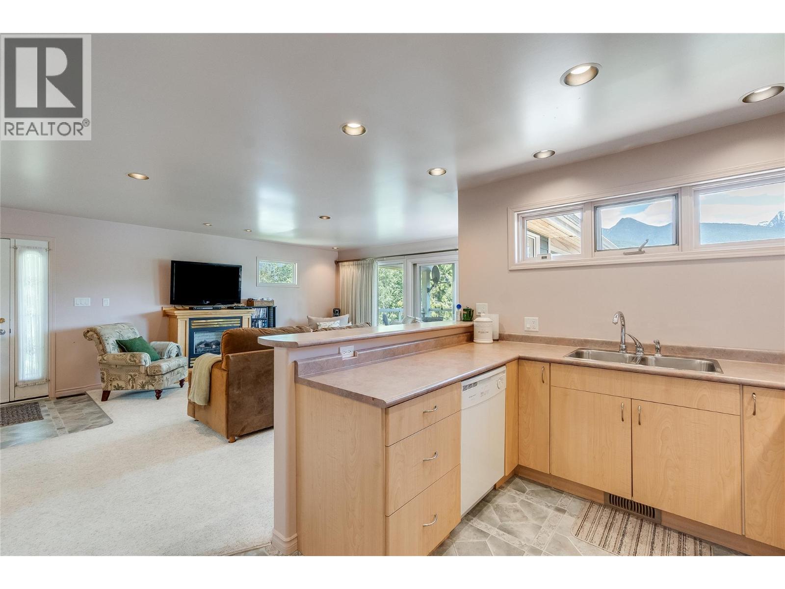 464 Rainbow Drive - 43