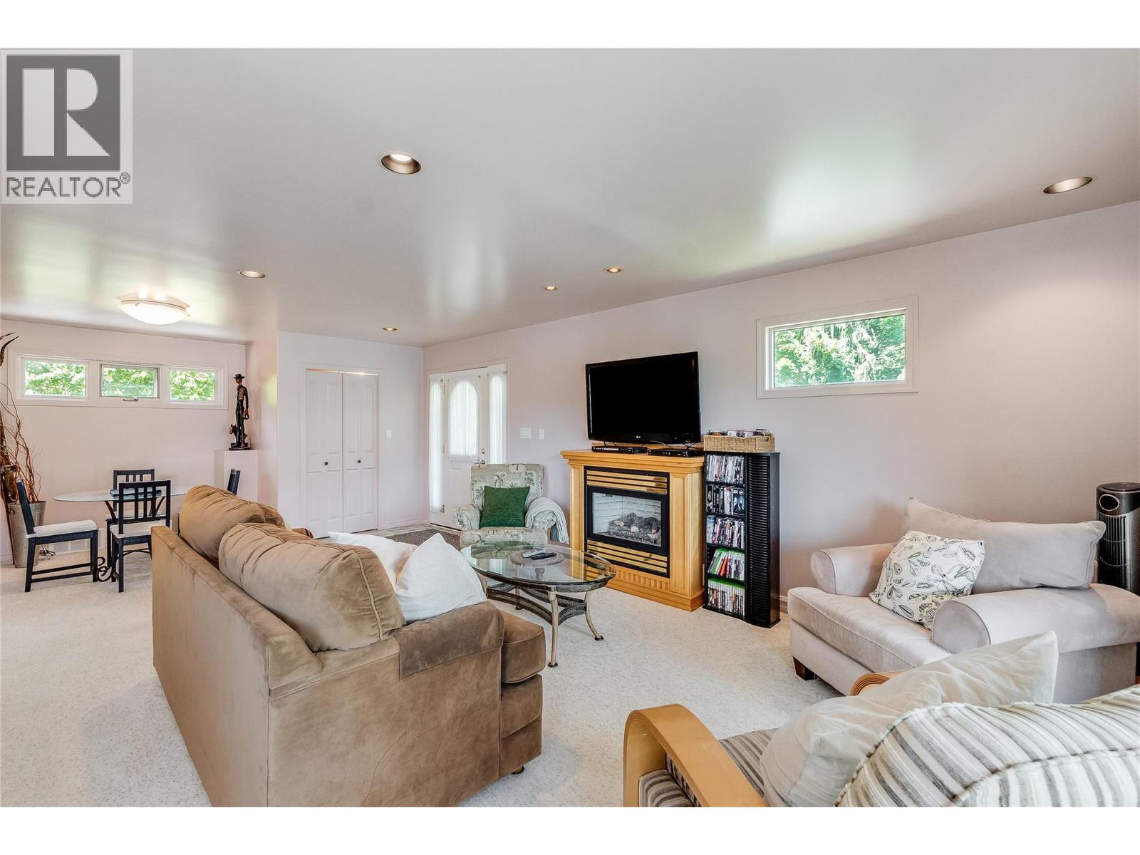 464 Rainbow Drive - 37