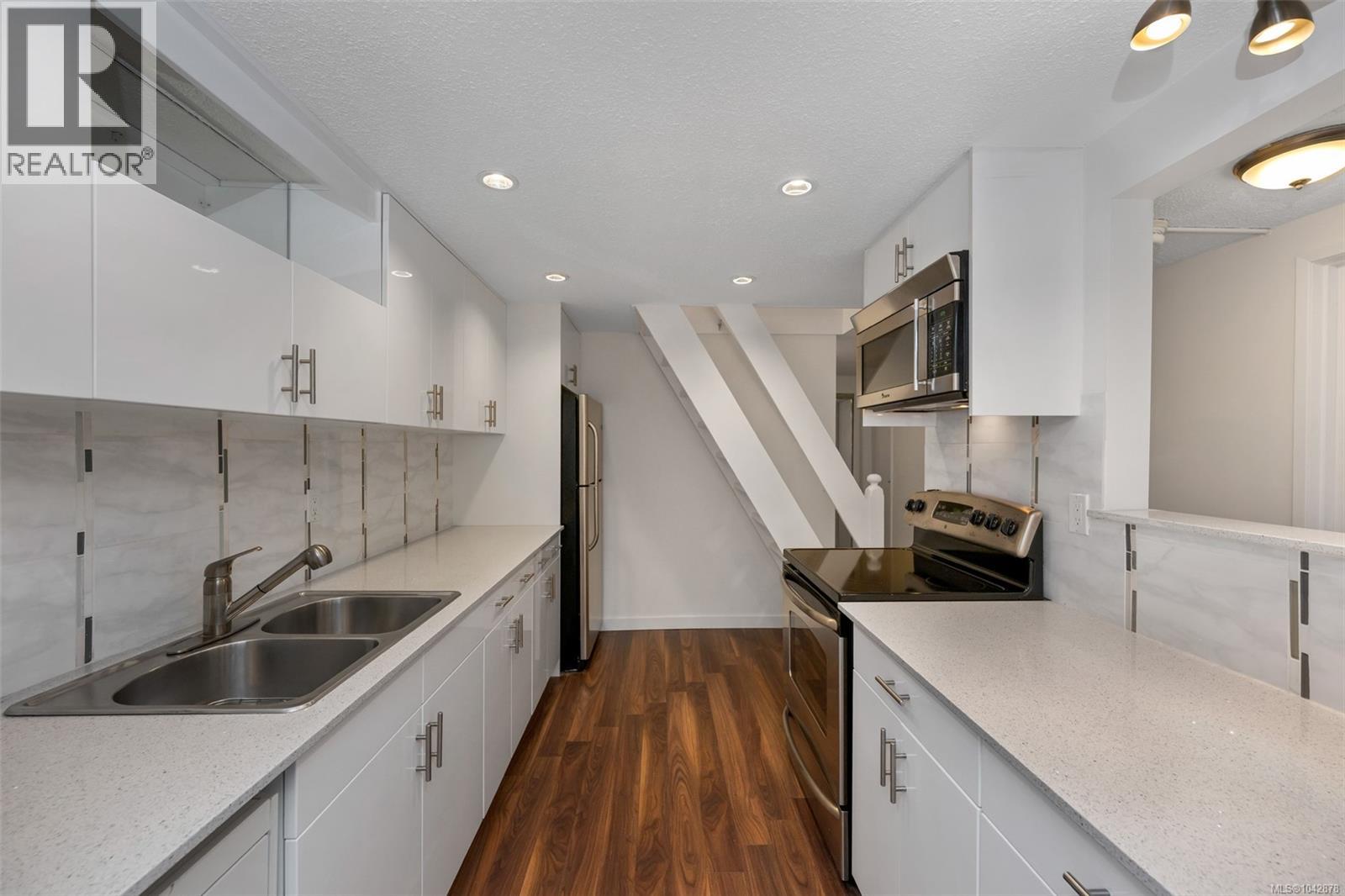 #419 1009 McKenzie Ave - 12