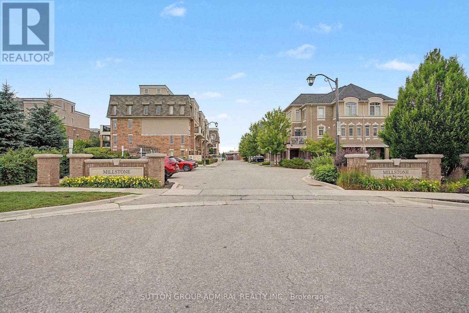 #73 2441 GREENWICH DRIVE - 17
