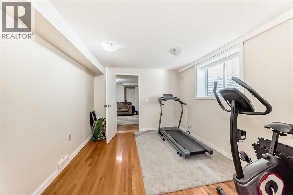 6712 23 Avenue NE - 23