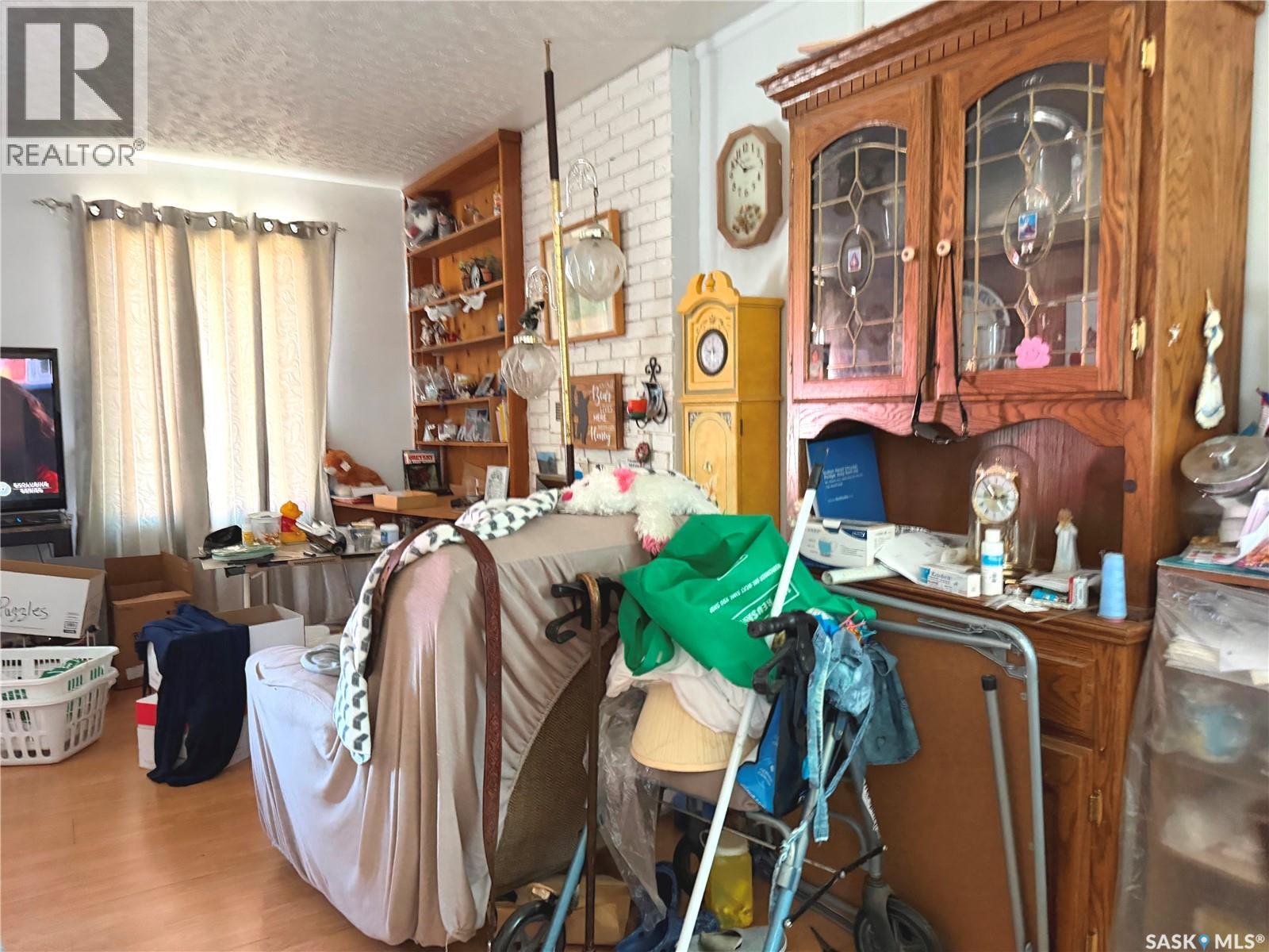 398 Broadway STREET E — photo 6
